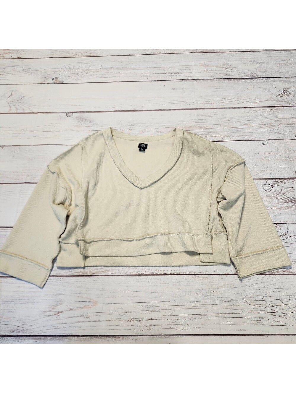 BDG Cream Cropped V-Neck Sweater Size Small